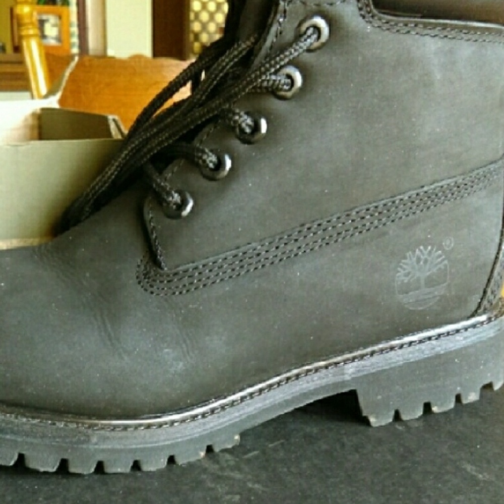 Black timberland boots